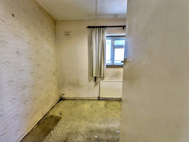 82 Grange Road, Chessington, KT9 1EY 1