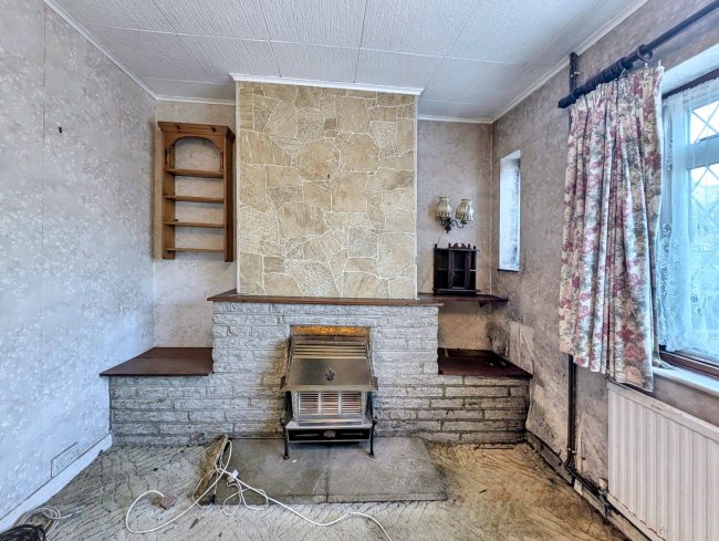 82 Grange Road, Chessington, KT9 1EY 1