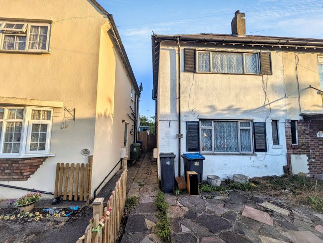 82 Grange Road, Chessington, KT9 1EY 1