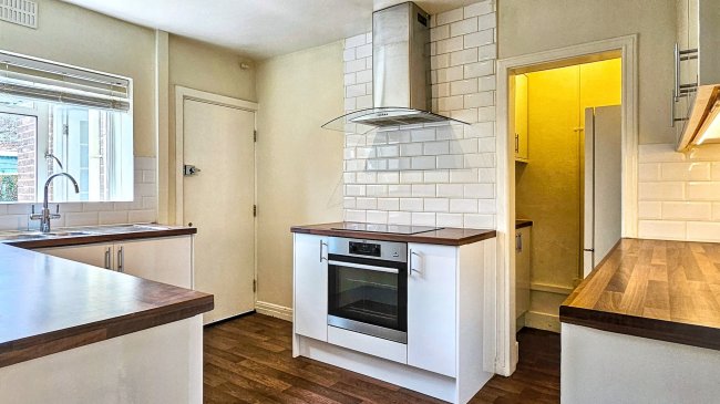 Flat 17, Hanger Court, Hanger Green, Ealing, London, W5 3ER 1