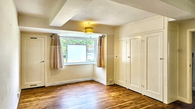 Flat 17, Hanger Court, Hanger Green, Ealing, London, W5 3ER 1