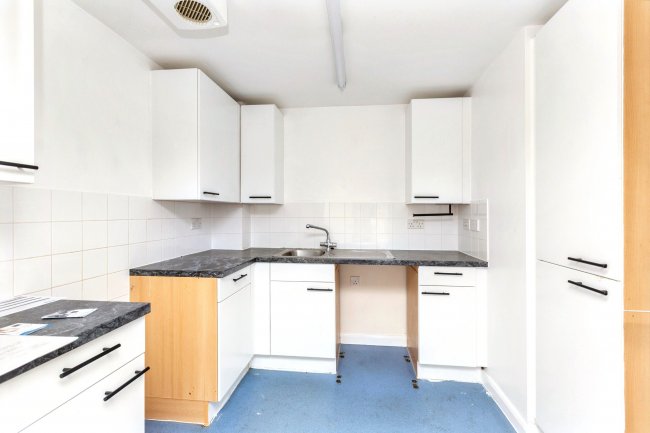 Flat 33, Elizabeth Jennings Way, Oxford, Oxfordshire, OX2 7EJ 4