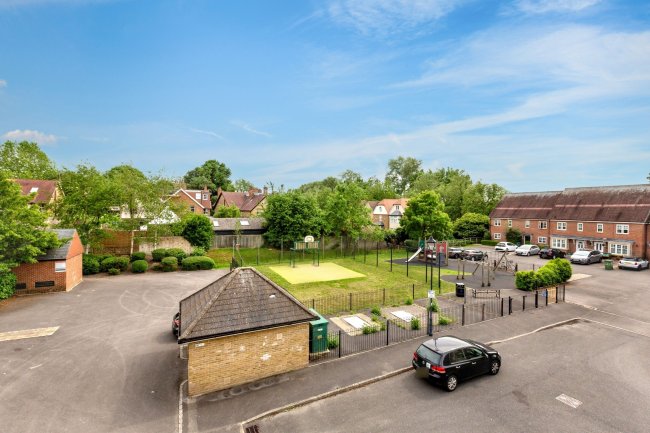 Flat 33, Elizabeth Jennings Way, Oxford, Oxfordshire, OX2 7EJ 4