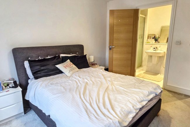 16 Suffield Lodge, Suffield Hill, High Wycombe, Buckinghamshire, HP11 2FR 7