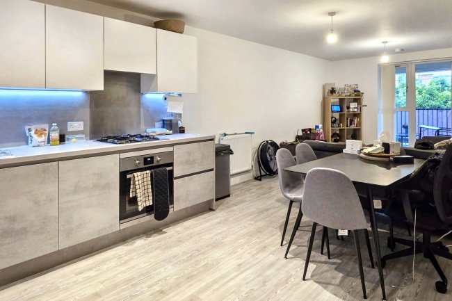 16 Suffield Lodge, Suffield Hill, High Wycombe, Buckinghamshire, HP11 2FR 7