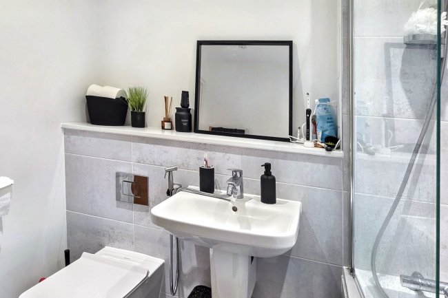 16 Suffield Lodge, Suffield Hill, High Wycombe, Buckinghamshire, HP11 2FR 7