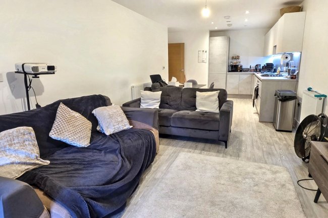 16 Suffield Lodge, Suffield Hill, High Wycombe, Buckinghamshire, HP11 2FR 7