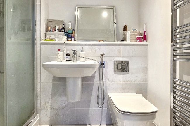 16 Suffield Lodge, Suffield Hill, High Wycombe, Buckinghamshire, HP11 2FR 7