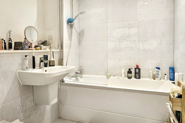 28 Suffield Lodge, Suffield Hill, High Wycombe, Buckinghamshire, HP11 2FR 5