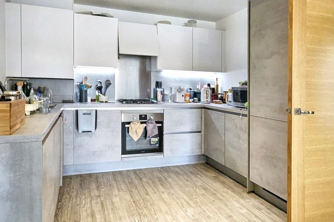 28 Suffield Lodge, Suffield Hill, High Wycombe, Buckinghamshire, HP11 2FR 5