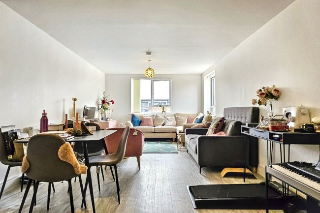 28 Suffield Lodge, Suffield Hill, High Wycombe, Buckinghamshire, HP11 2FR 5