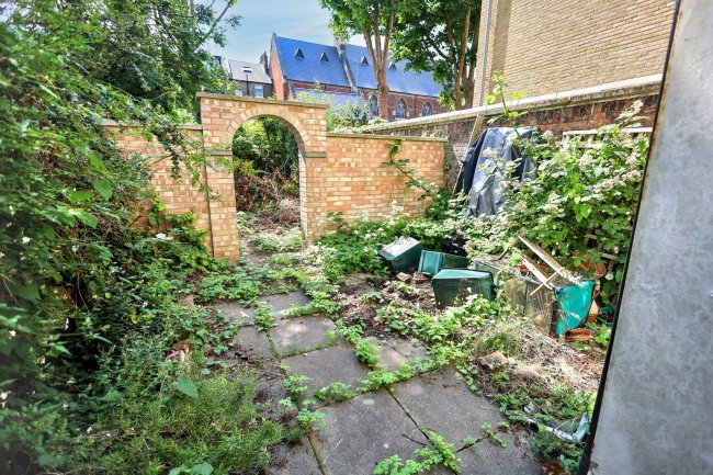 19 Sparsholt Road, Finsbury Park, London N19 4EL 10