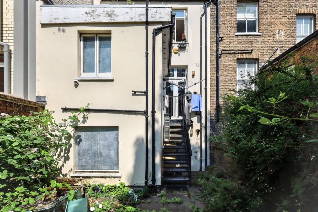 19 Sparsholt Road, Finsbury Park, London N19 4EL 10