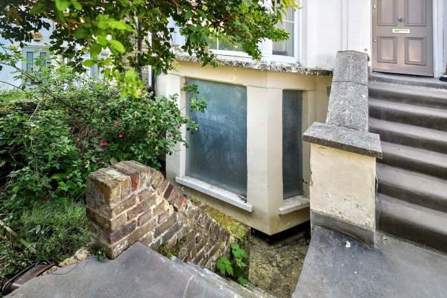 19 Sparsholt Road, Finsbury Park, London N19 4EL 10