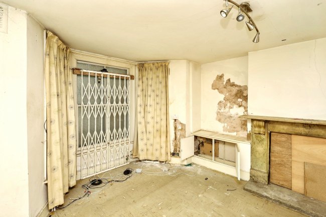 19 Sparsholt Road, Finsbury Park, London N19 4EL 10