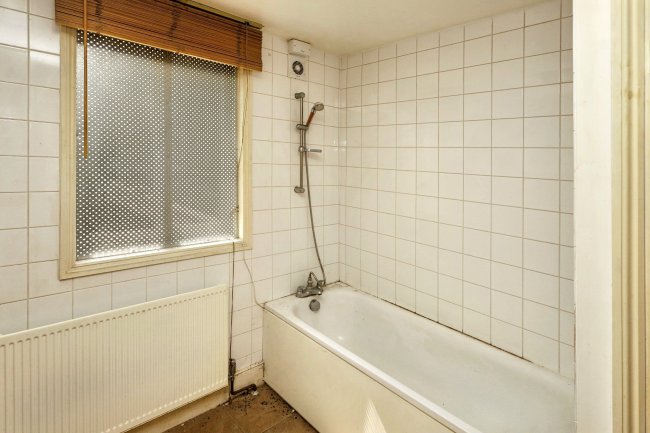 19 Sparsholt Road, Finsbury Park, London N19 4EL 10