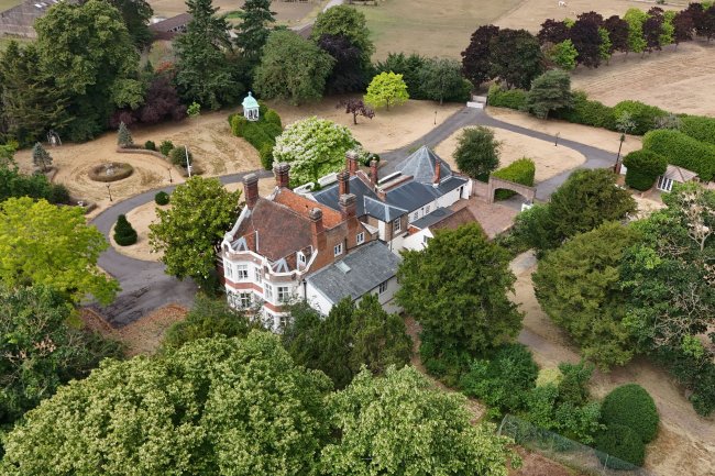 The Priory, Church Road, Old Windsor, Berkshire, SL4 2JW 5