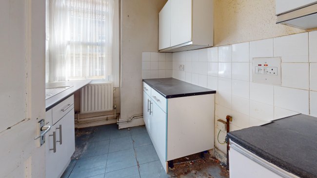 Flat B, 83 Cavendish Road, Clapham, London, SW12 0BN 1