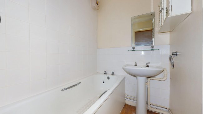 Flat 5, 136 Earls Court Road, Kensington, London, W8 6QL 2