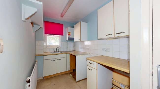 Flat 5, 136 Earls Court Road, Kensington, London, W8 6QL 2