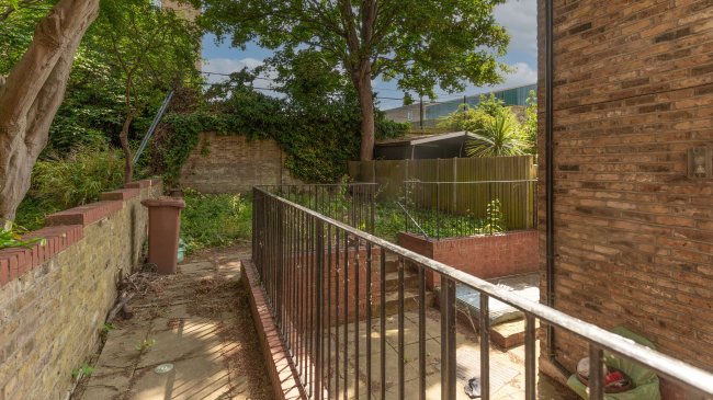 Flat A, 24 Montague Road, Hackney, London, E8 2HW 9