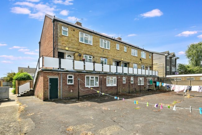 5A Russells Ride, Cheshunt, Waltham Cross EN8 8TS 3