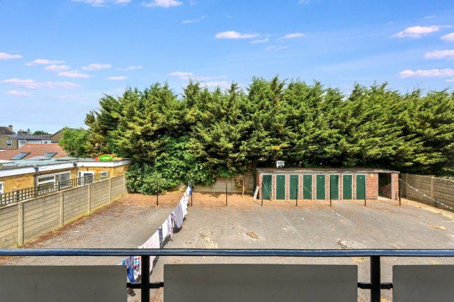 5A Russells Ride, Cheshunt, Waltham Cross EN8 8TS 3