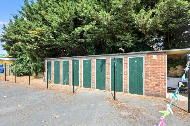 5A Russells Ride, Cheshunt, Waltham Cross EN8 8TS 3