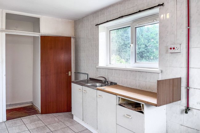 121 Llangranog Road, Llanishen, Cardiff, Wales, CF14 5BN 6