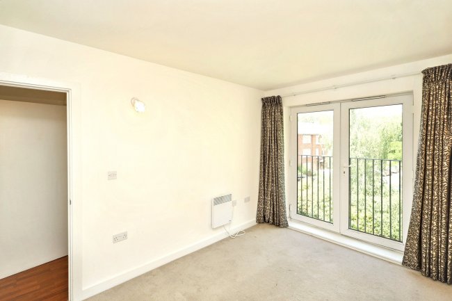 11 Celandine Grove, Southgate, London, N14 4BP 4