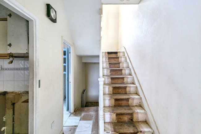 46a and 46b Bromar Road, East Dulwich London SE5 8DL 6