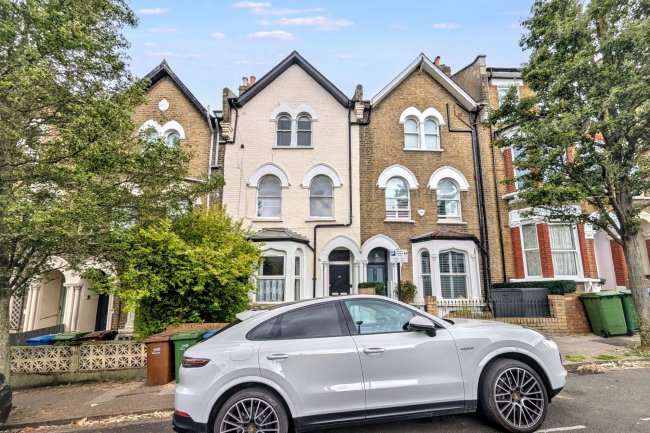 46a and 46b Bromar Road, East Dulwich London SE5 8DL 6