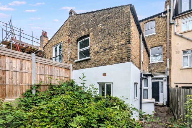 46a and 46b Bromar Road, East Dulwich London SE5 8DL 6