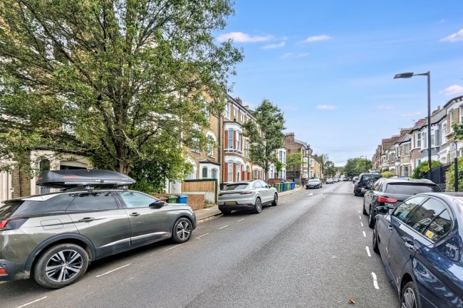 46a and 46b Bromar Road, East Dulwich London SE5 8DL 6