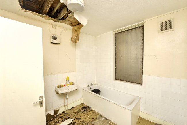 75 Peckham Road, Camberwell, London SE5 8UH 7