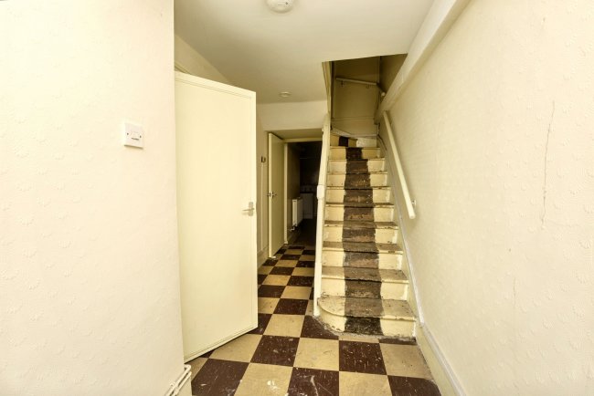 75 Peckham Road, Camberwell, London SE5 8UH 7