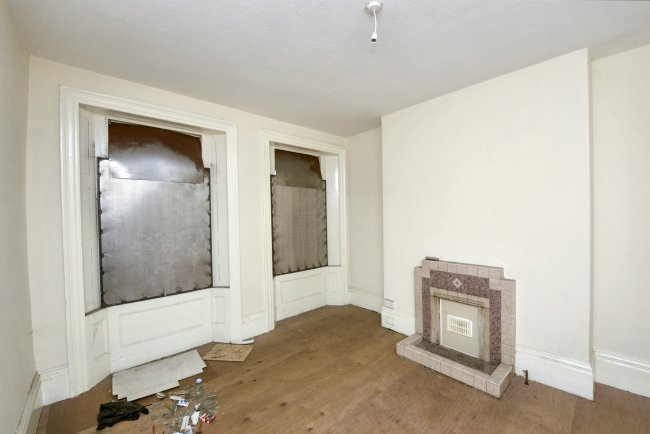 75 Peckham Road, Camberwell, London SE5 8UH 7