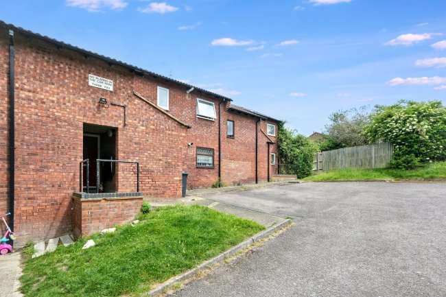 65 Plaiters Way, Bidwell, Dunstable, LU5 6JZ 1