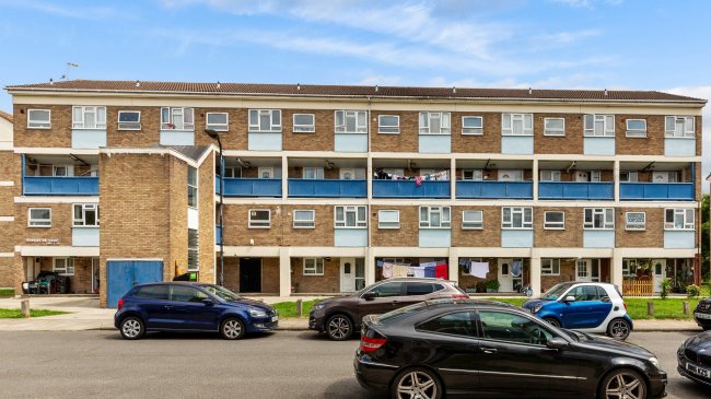 2 Bonnington Court, Gallery Gardens, Northolt, UB5 5NX 4