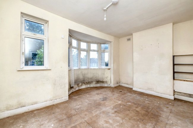 21 A & B Reginald Road, Forest Gate, London E7 9HS 5