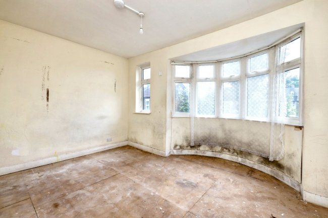 21 A & B Reginald Road, Forest Gate, London E7 9HS 5