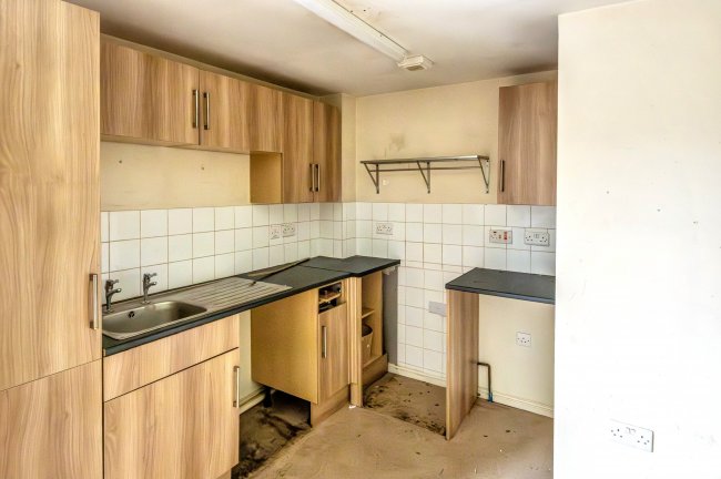 29 Cornwall Close, Tetbury, Gloucestershire, GL8 8JD 3