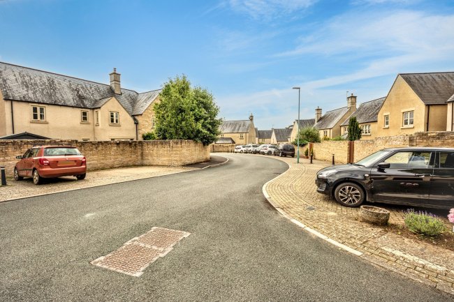 29 Cornwall Close, Tetbury, Gloucestershire, GL8 8JD 3
