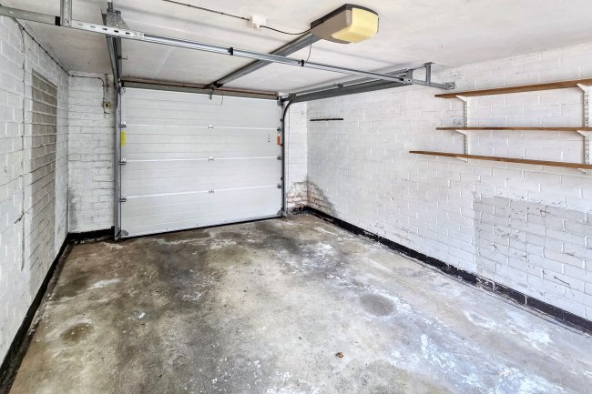 25 Westbrook Drive, Chesterfield, S40 3PQ 5