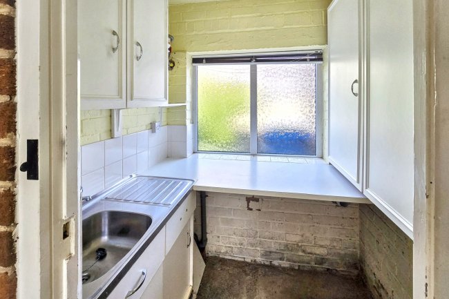 25 Westbrook Drive, Chesterfield, S40 3PQ 5