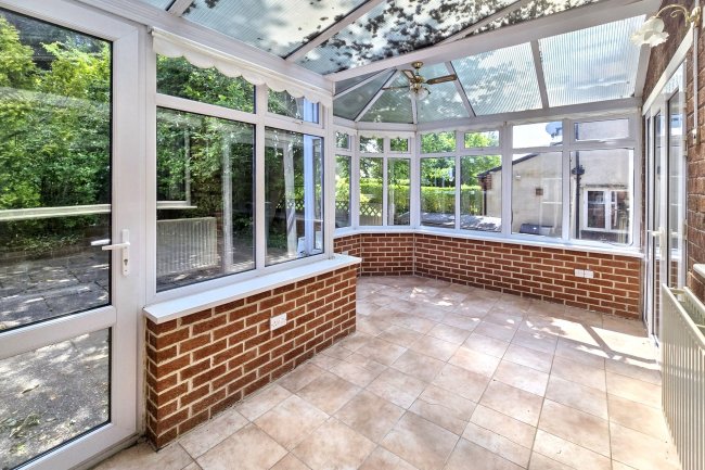 25 Westbrook Drive, Chesterfield, S40 3PQ 5