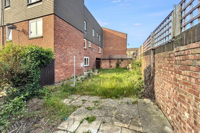 171 Medora Road, Romford, Essex RM7 7ET 5