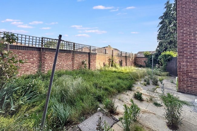 171 Medora Road, Romford, Essex RM7 7ET 5