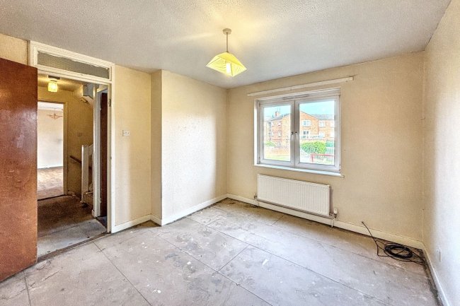 171 Medora Road, Romford, Essex RM7 7ET 5