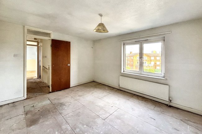 171 Medora Road, Romford, Essex RM7 7ET 5